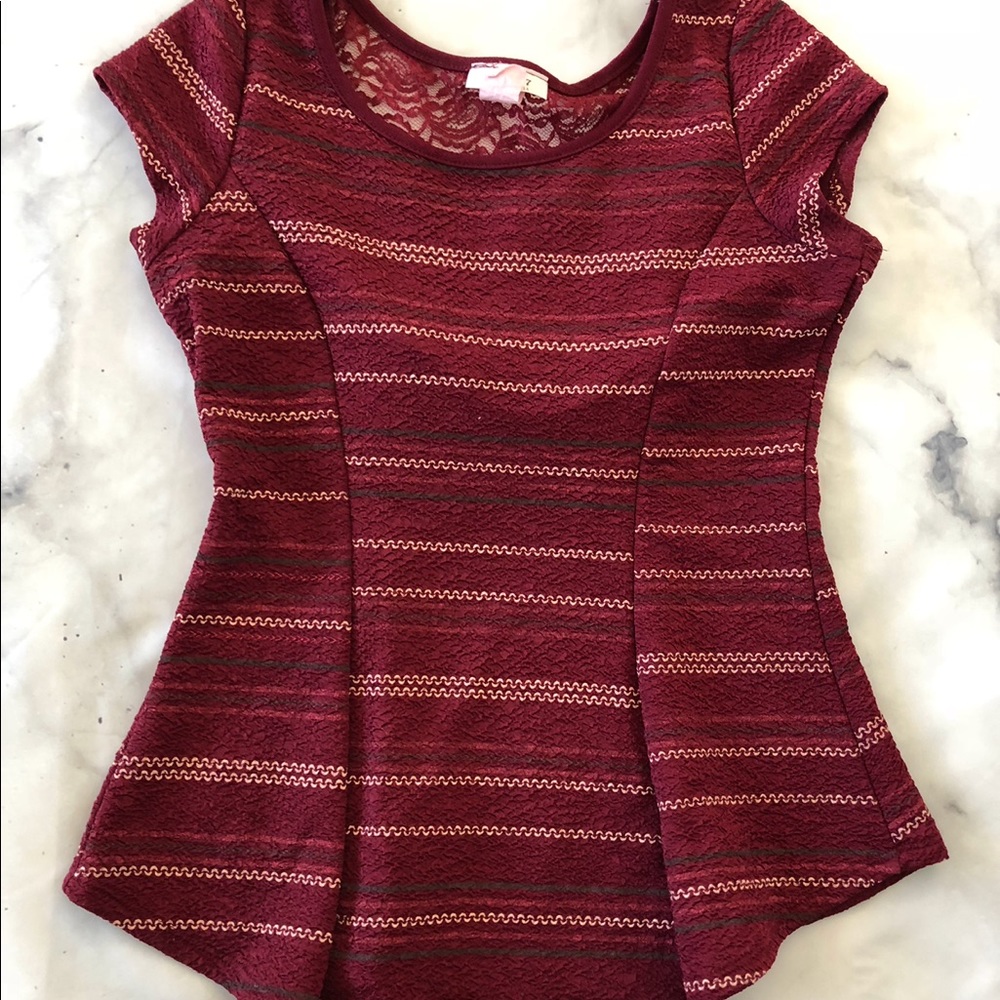 💙Burgundy Lace Bow Top - Picture 3 of 4